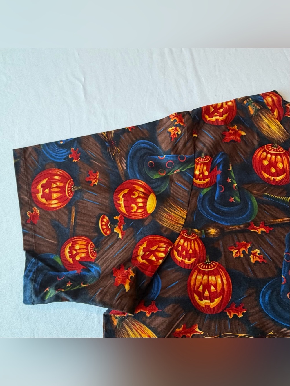 VTG Halloween Scrub Top Jack O Lantern Pumpkins Witch Hats Short Sleeve Size 4X - Picture 12 of 16